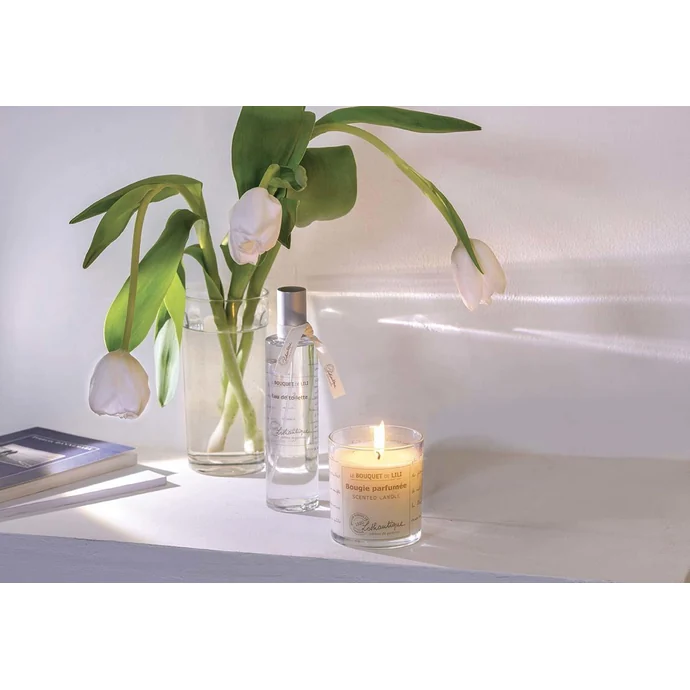 Vonná svíčka Le bouquet de Lili 140g