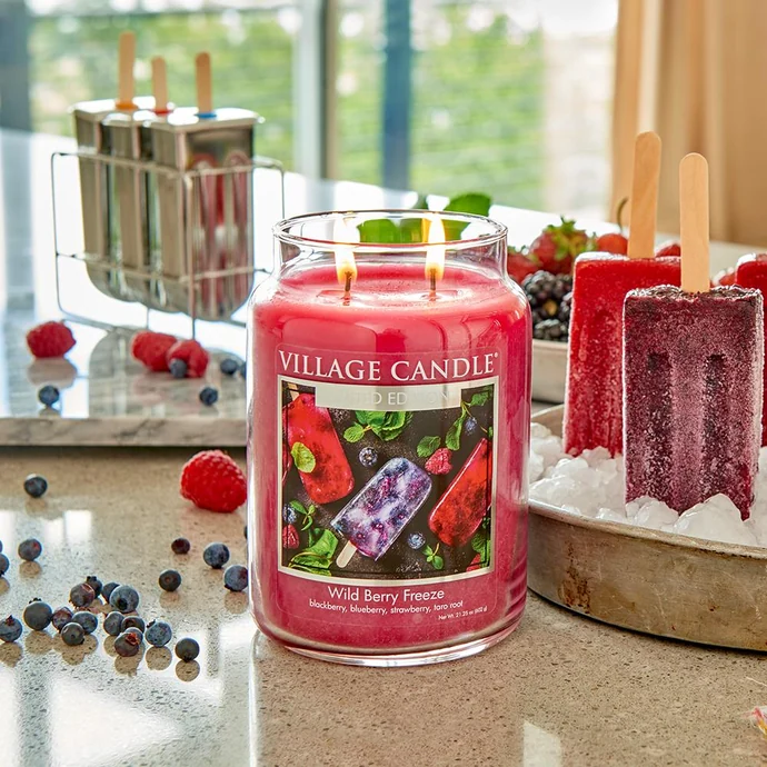 Svíčka Village Candle - Wild Berry Freeze 602g