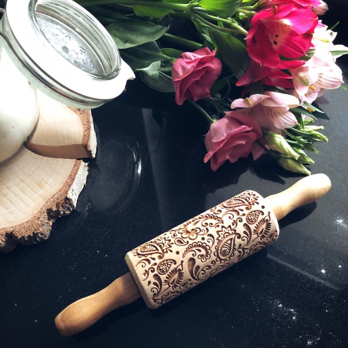 Embosovaná váleček na těsto Mini Floral Paisley