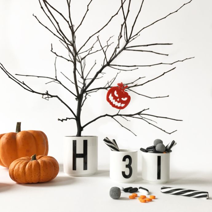 Porcelánový hrneček/dózička Letters