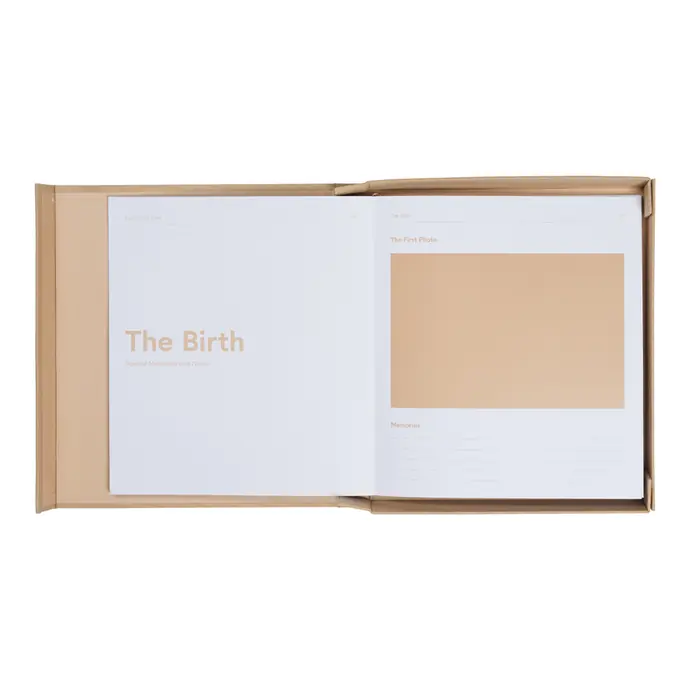 Deník miminka - Baby's First Book Beige