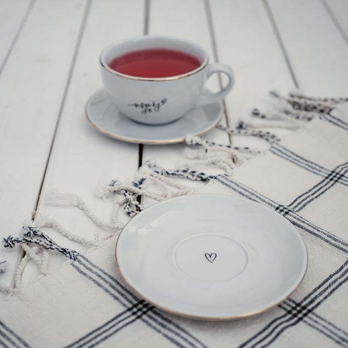 Porcelánový podšálek 15 cm - srdíčko uprostřed