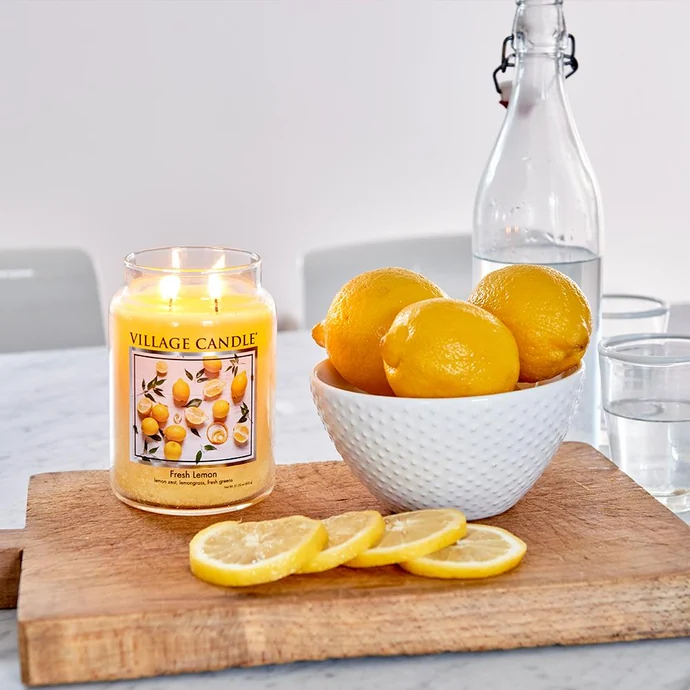 Svíčka Village Candle - Fresh Lemon 602g