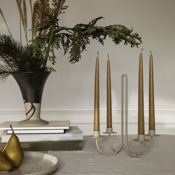 Kovový adventní svícen Sway Candelabra Cashmere