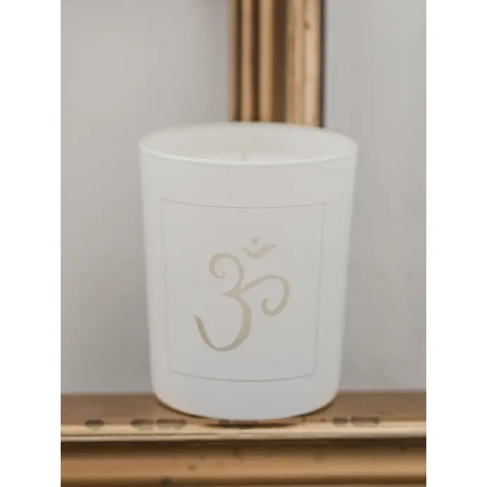 Bílá svíčka Jóga ॐ - bazalka a limetka