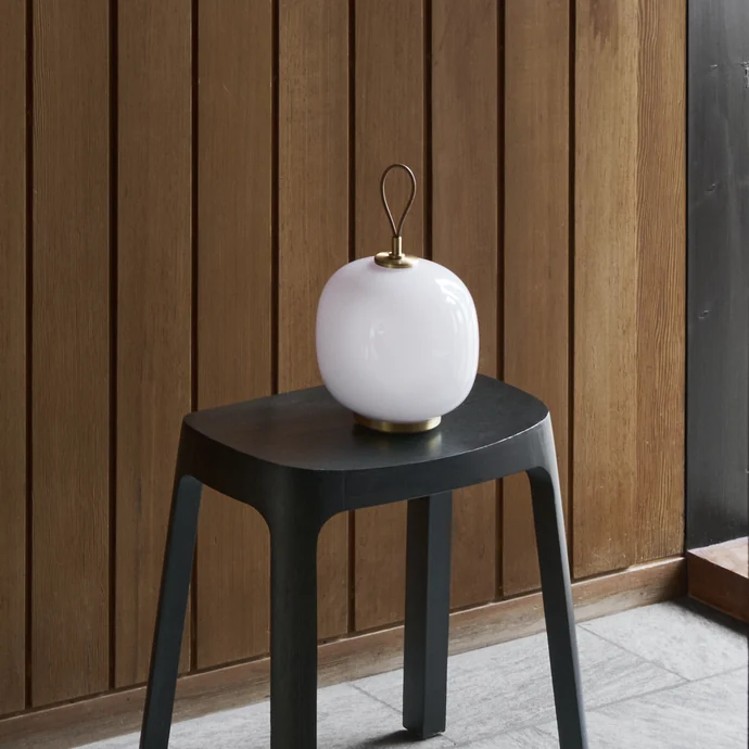 Přenosná stmívatelná lampa VL 45 Radiohus / Glossy White Opal Glass