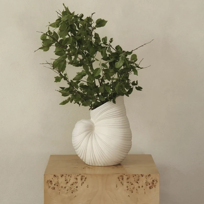 Exkluzivní set: váza Shell Pot + aranžovací kroužek Hanataba