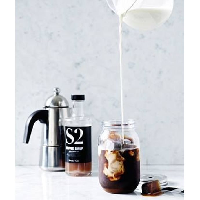 Nádobka na nápoj se slámkou 550 ml