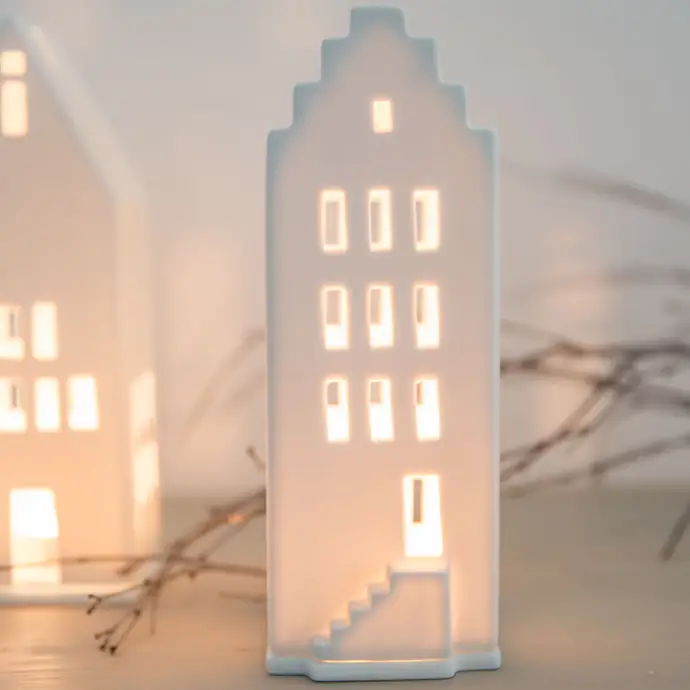 Porcelánový svícen domeček Gable House 20 cm