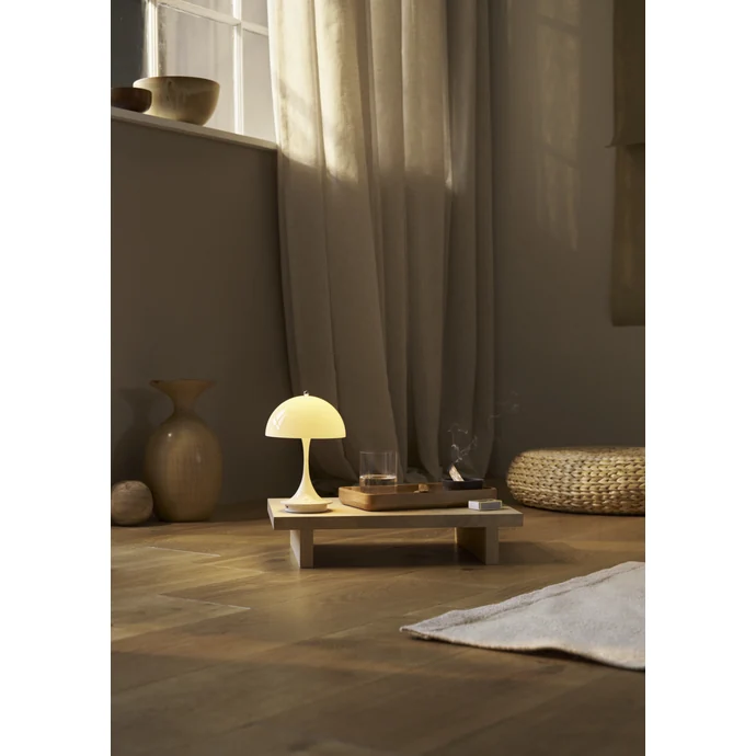 Přenosná lampa Panthella 160 V3 Opal Beige