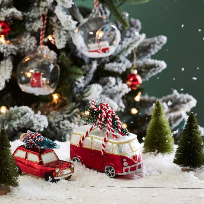 Skleněná dekorace Red Van with Tree