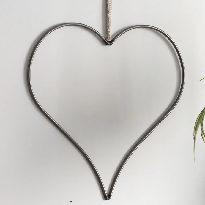 Závěsné kovové srdce Farringdon 46 cm