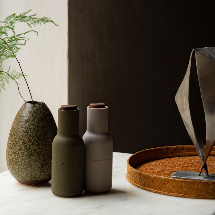 Mlýnek na sůl a pepř Bottle huting Green/Beige Walnut - set 2 ks