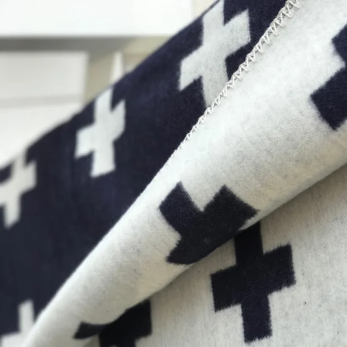 Deka Cross Blanket Navy 150x250