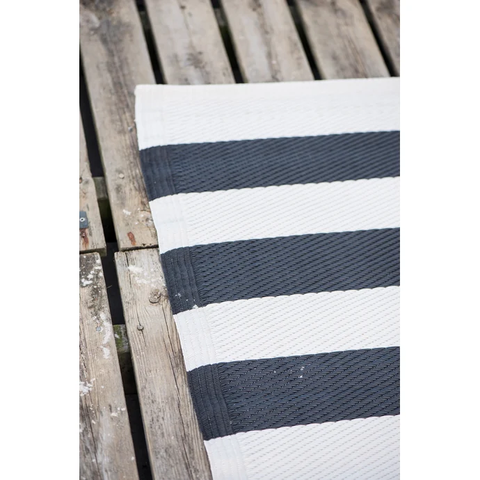 Plastový koberec Recykled Black Stripes 120x180