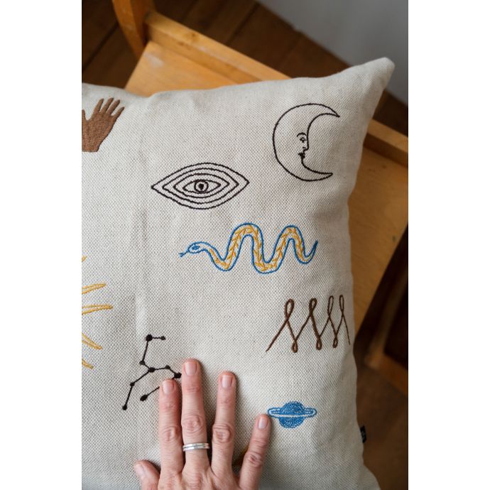 Lněný povlak na polštář Symbol Embroidered 48x48