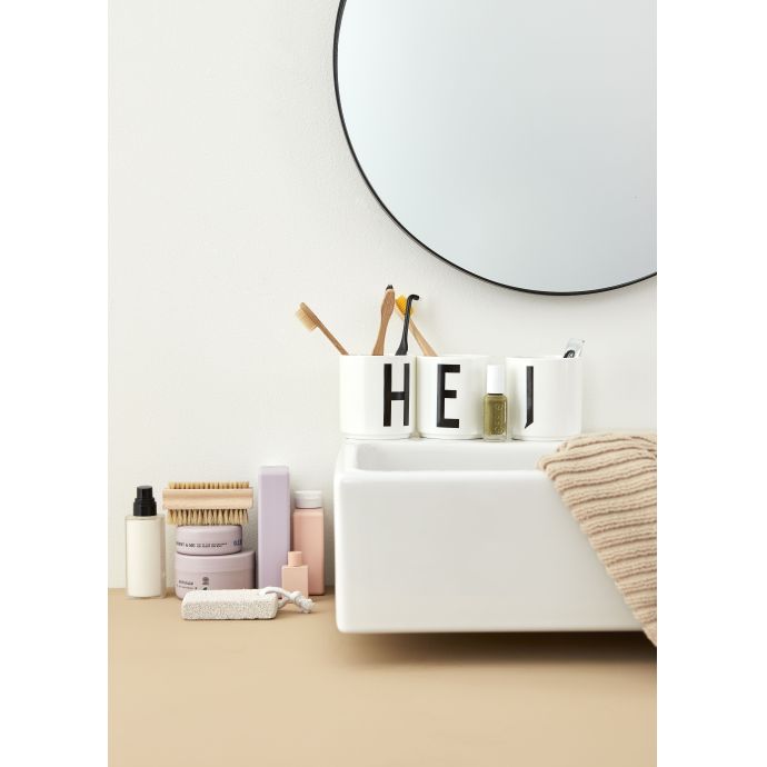 Porcelánový hrneček/dózička Letters