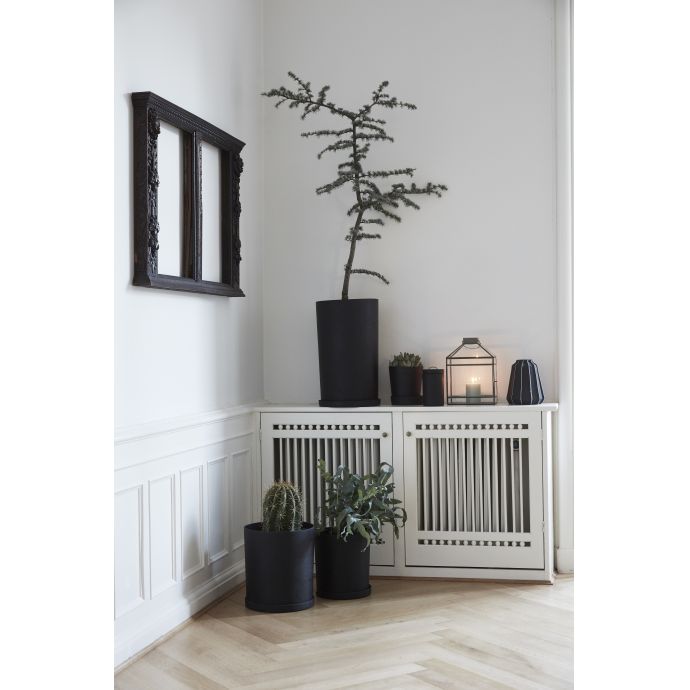 Betonový obal na květináč s miskou Black