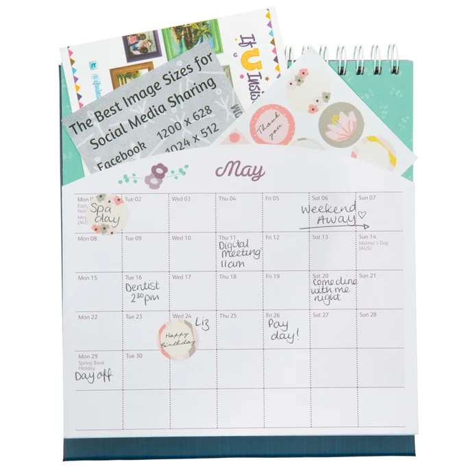 Stolní kalendář s kapsami 2017