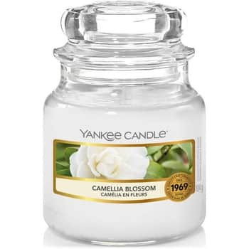 Svíčka Yankee Candle 104g - Camellia Blossom