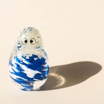 Skleněná figurka Crystal Blob Squint