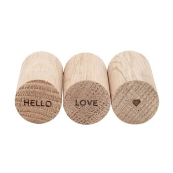 Dřevěné háčky Oak Wood Hello Love - set 3 ks