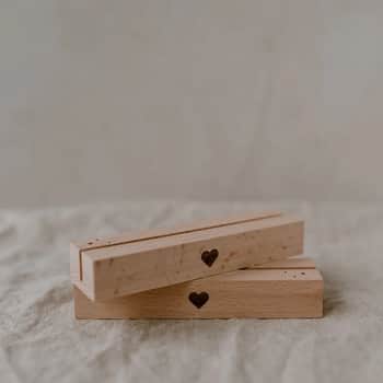 Dřevěný stojánek na fotky Heart - set 2 ks