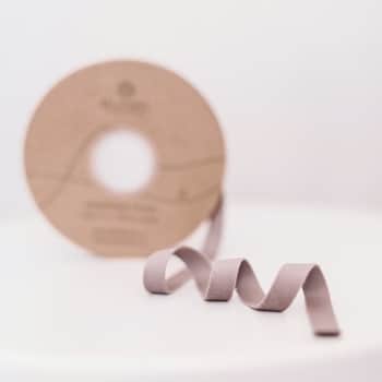 Sametová stuha 1 cm – fialková (9 m)